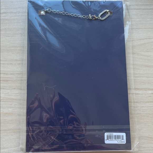 Necklace - Picture 2 of 3